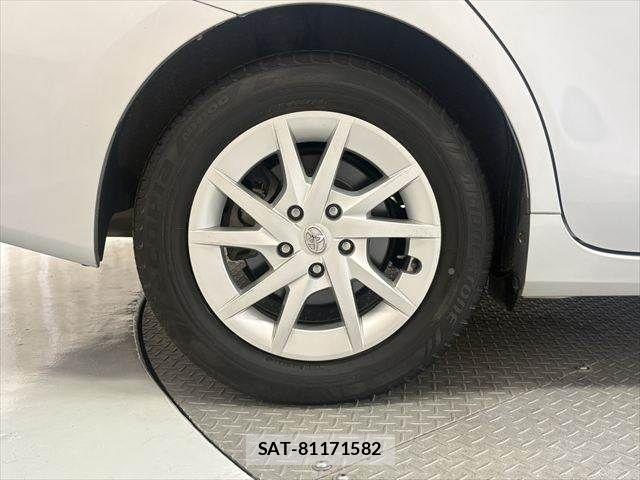Toyota PRIUS ALPHA 2011-06 8563284-25