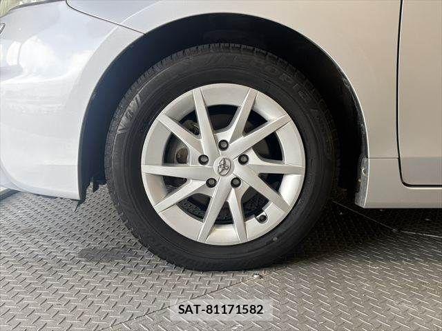 Toyota PRIUS ALPHA 2011-06 8563284-27
