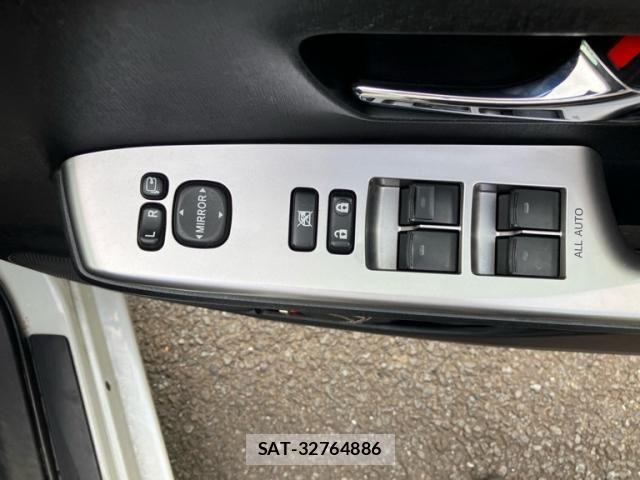 Toyota PRIUS ALPHA 2014-12 8563277-16