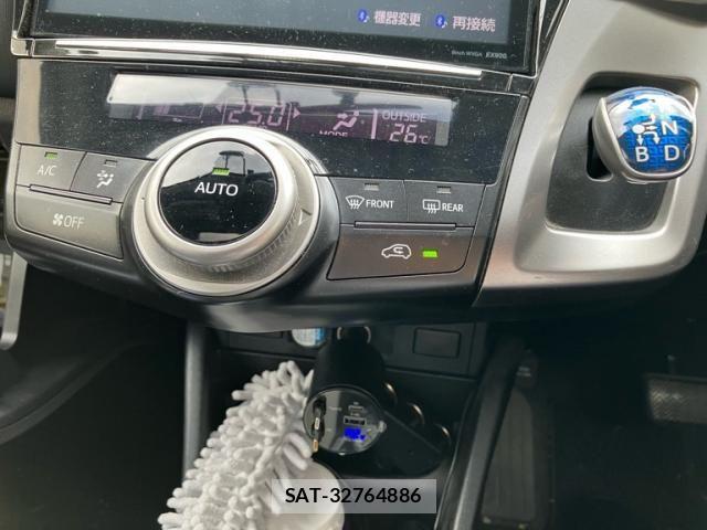 Toyota PRIUS ALPHA 2014-12 8563277-19