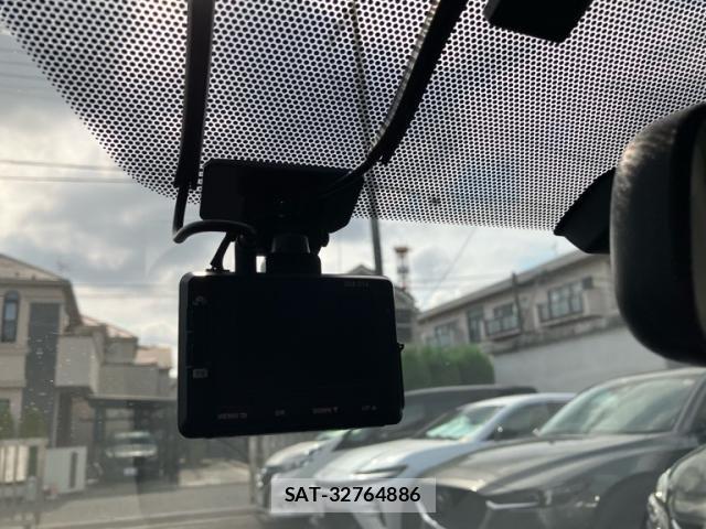 Toyota PRIUS ALPHA 2014-12 8563277-23