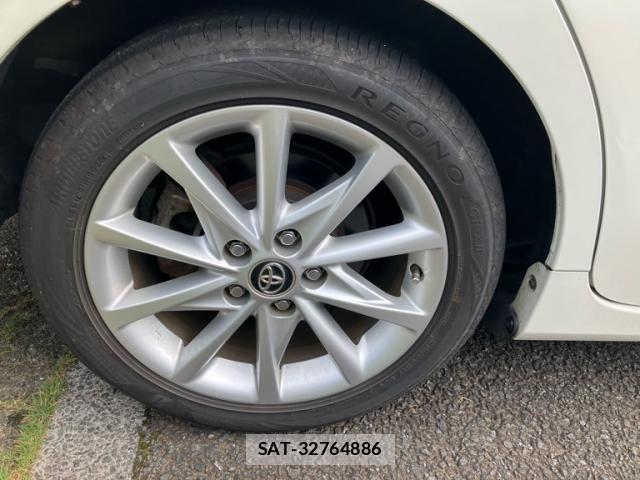 Toyota PRIUS ALPHA 2014-12 8563277-6