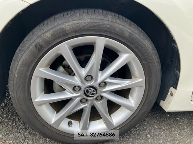 Toyota PRIUS ALPHA 2014-12 8563277-7