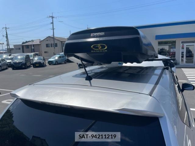 Toyota PRIUS ALPHA 2013-12 8628515-11