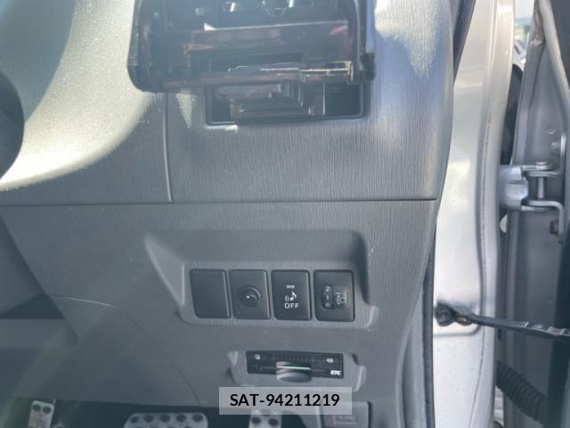Toyota PRIUS ALPHA 2013-12 8628515-16