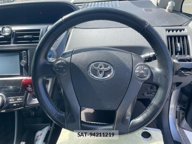 Toyota PRIUS ALPHA 2013-12 8628515-17
