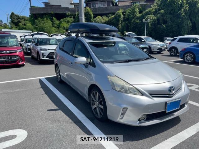 Toyota PRIUS ALPHA 2013-12 8628515-1