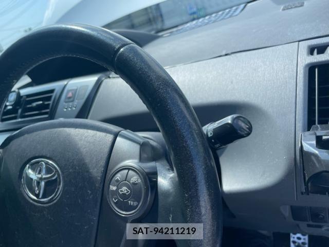 Toyota PRIUS ALPHA 2013-12 8628515-20