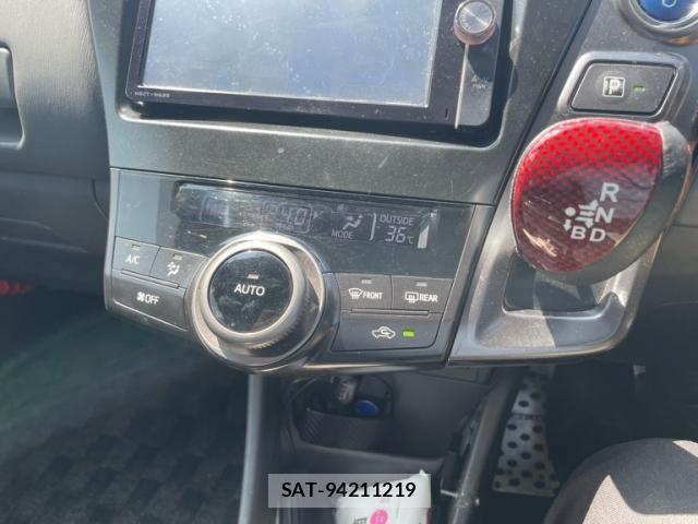 Toyota PRIUS ALPHA 2013-12 8628515-23