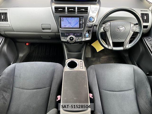 Toyota PRIUS ALPHA 2013-08 8628503-1