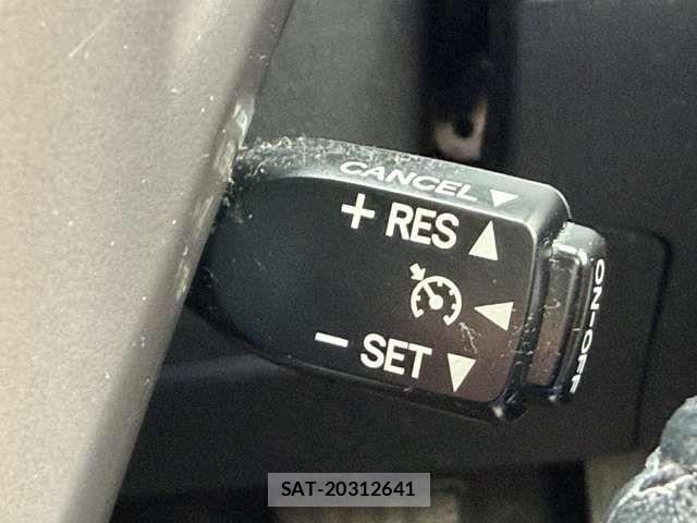 Toyota PRIUS ALPHA 2016-03 8628496-17