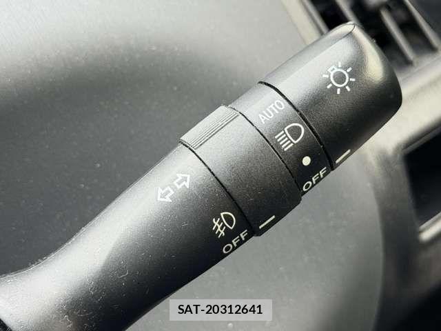 Toyota PRIUS ALPHA 2016-03 8628496-19