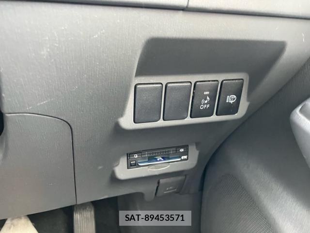 Toyota PRIUS ALPHA 2011-10 8628513-12