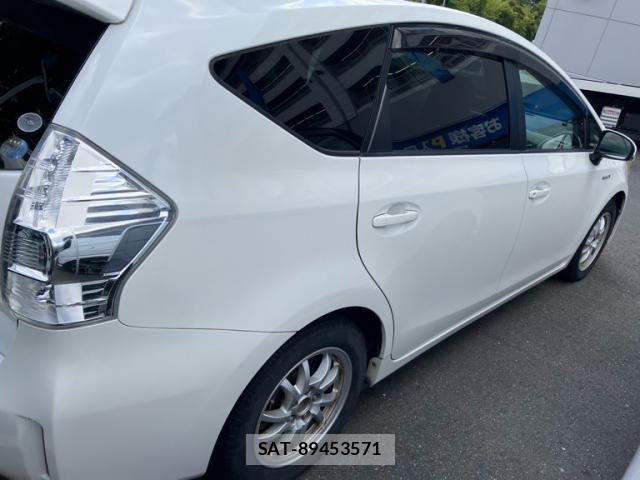 Toyota PRIUS ALPHA 2011-10 8628513-3