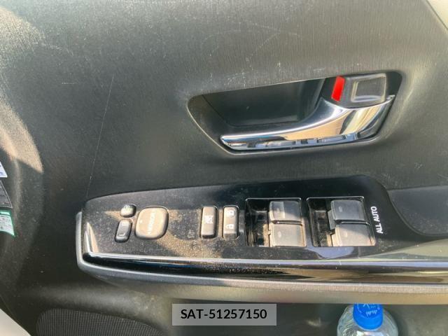 Toyota PRIUS ALPHA 2018-02 8628498-15