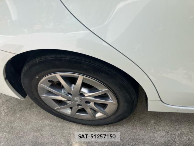 Toyota PRIUS ALPHA 2018-02 8628498-3
