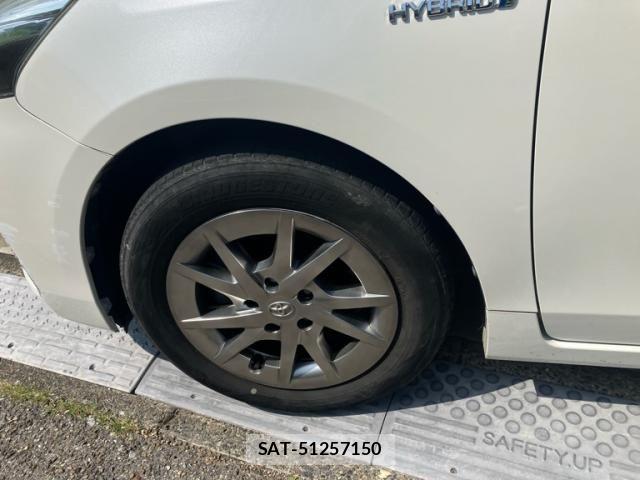 Toyota PRIUS ALPHA 2018-02 8628498-5