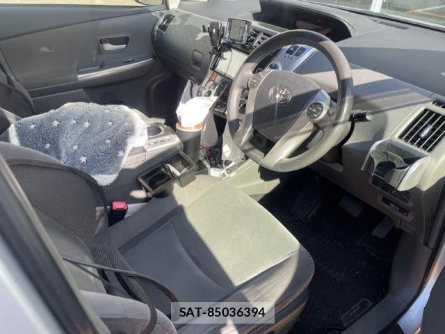 Toyota PRIUS ALPHA 2014-01 8666772-1