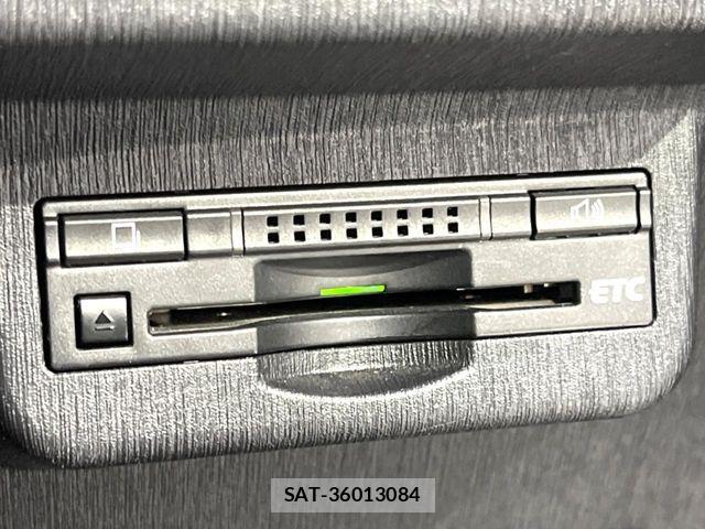 Toyota PRIUS ALPHA 2016-06 8666768-5