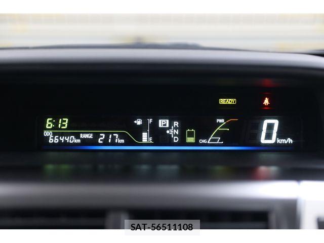 Toyota PRIUS ALPHA 2011-06 8666771-16