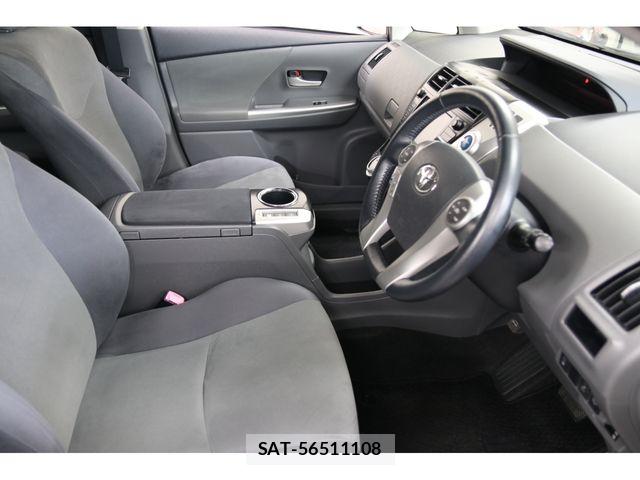 Toyota PRIUS ALPHA 2011-06 8666771-17