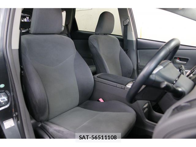Toyota PRIUS ALPHA 2011-06 8666771-18