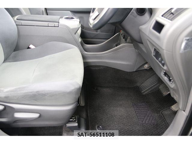 Toyota PRIUS ALPHA 2011-06 8666771-19