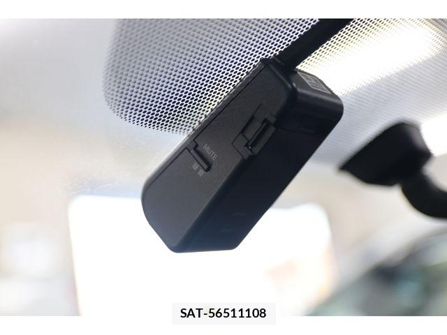 Toyota PRIUS ALPHA 2011-06 8666771-25