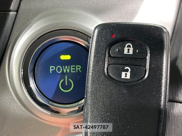 Toyota PRIUS ALPHA 2013-05 8661121-4