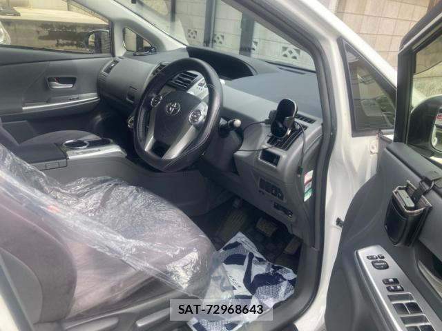 Toyota PRIUS ALPHA 2012-10 8661125-11