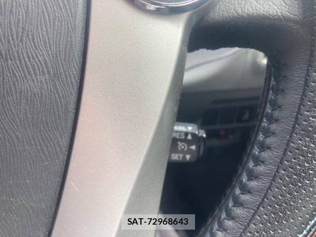 Toyota PRIUS ALPHA 2012-10 8661125-16
