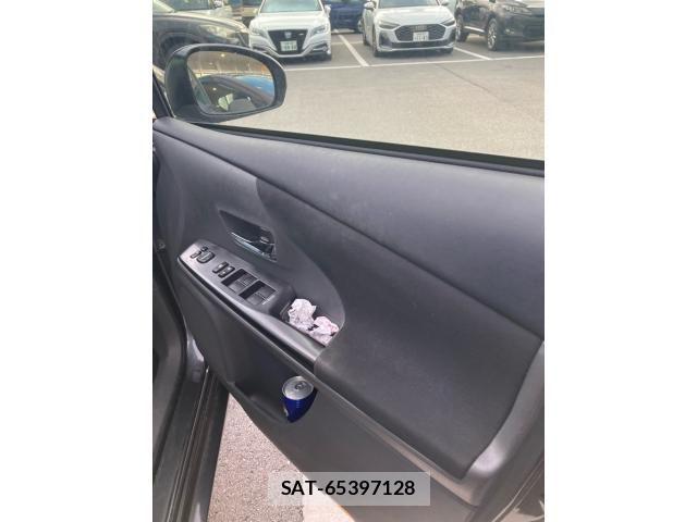 Toyota PRIUS ALPHA 2014-09 8666773-14