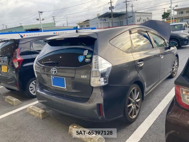 Toyota PRIUS ALPHA 2014-09 8666773-2