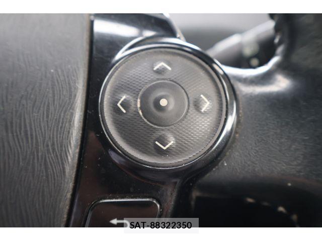 Toyota PRIUS ALPHA 2017-12 8661115-10