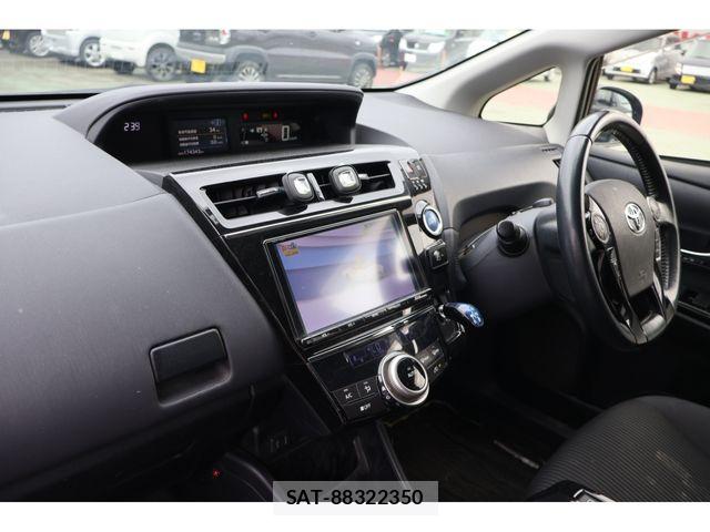 Toyota PRIUS ALPHA 2017-12 8661115-1