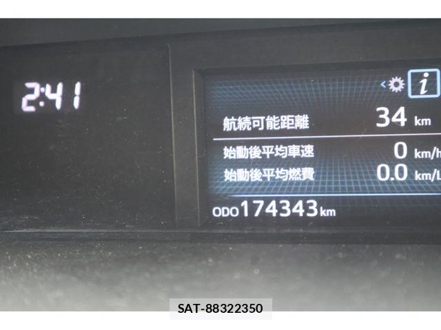 Toyota PRIUS ALPHA 2017-12 8661115-4