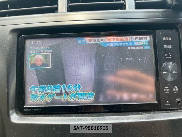 Toyota PRIUS ALPHA 2012-02 8661133-17