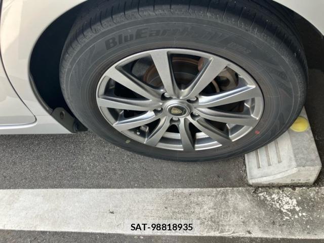 Toyota PRIUS ALPHA 2012-02 8661133-5