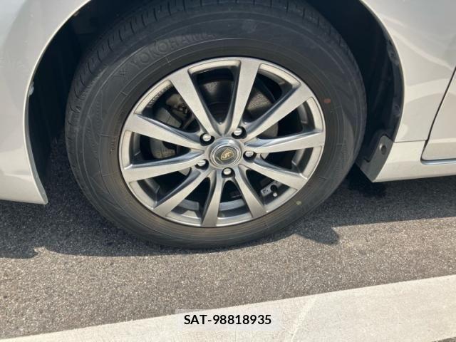 Toyota PRIUS ALPHA 2012-02 8661133-6