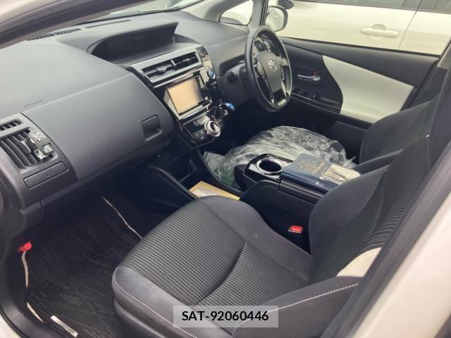 Toyota PRIUS ALPHA 2017-03 8661119-9