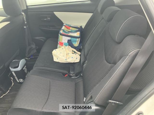 Toyota PRIUS ALPHA 2017-03 8661119-10