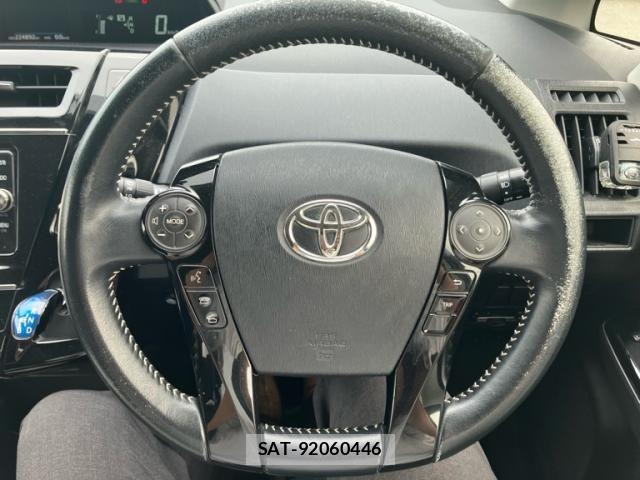 Toyota PRIUS ALPHA 2017-03 8661119-11