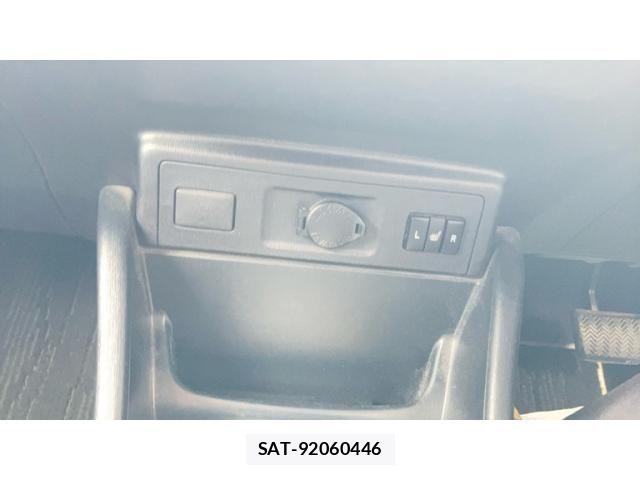 Toyota PRIUS ALPHA 2017-03 8661119-18