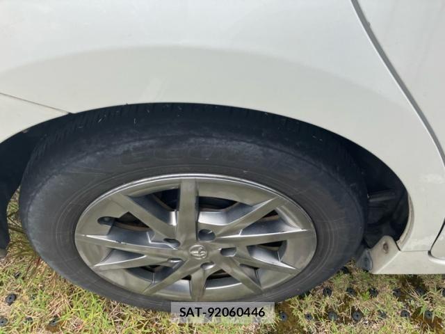 Toyota PRIUS ALPHA 2017-03 8661119-8
