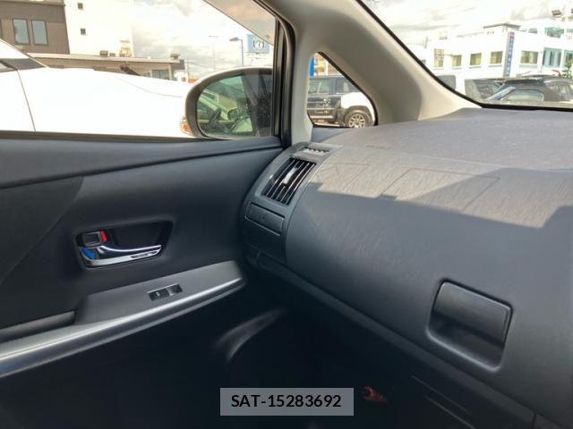 Toyota PRIUS ALPHA 2015-11 8661118-8