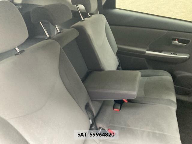 Toyota PRIUS ALPHA 2011-06 8661138-12