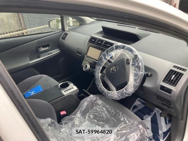 Toyota PRIUS ALPHA 2011-06 8661138-14