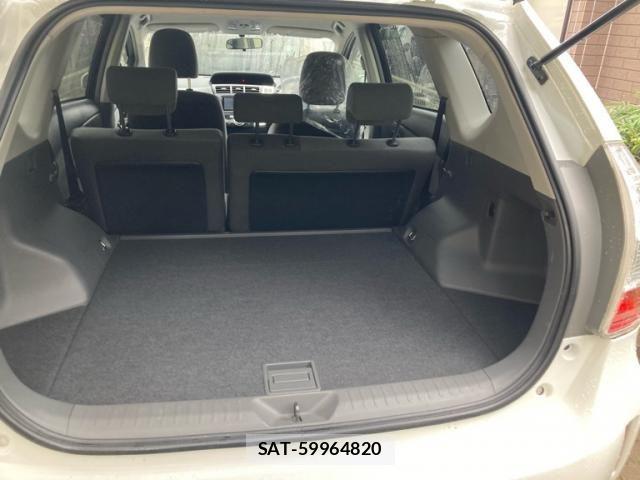 Toyota PRIUS ALPHA 2011-06 8661138-8