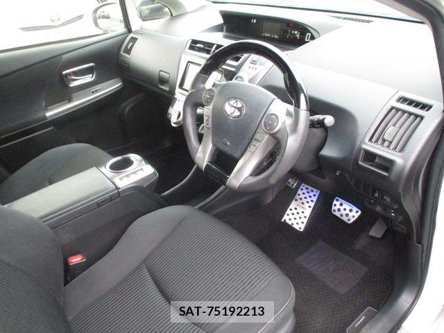 Toyota PRIUS ALPHA 2016-06 8666769-10