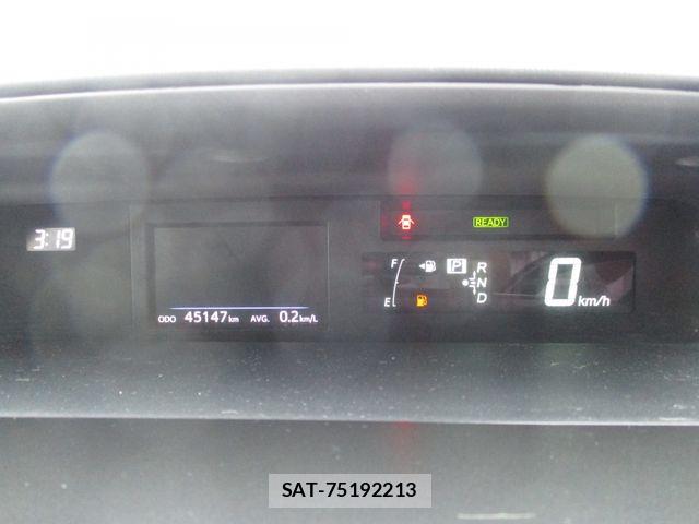 Toyota PRIUS ALPHA 2016-06 8666769-11
